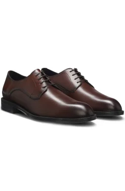 Leather Derby shoes with stitching details