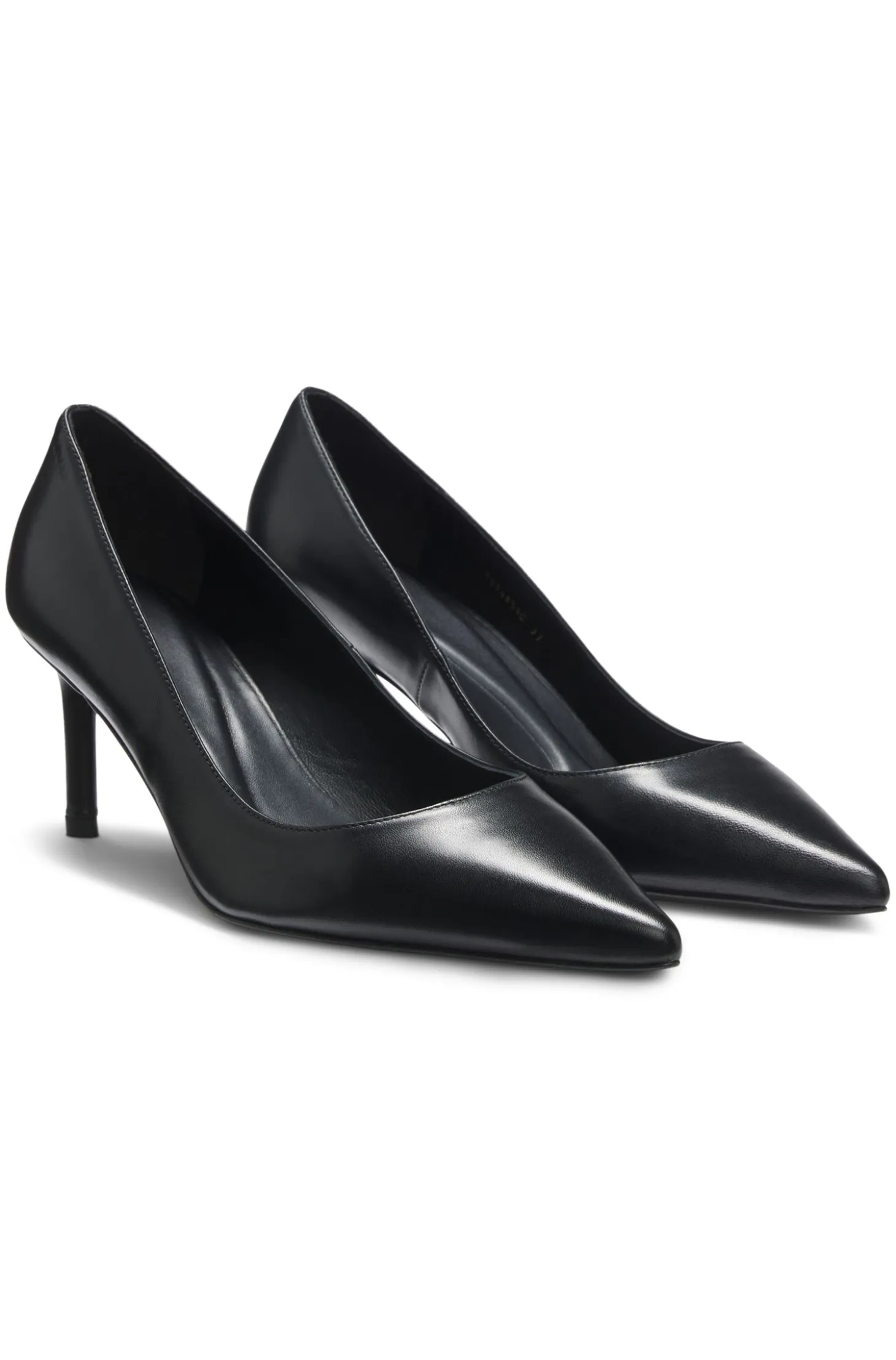 Leather pumps with pointed toe