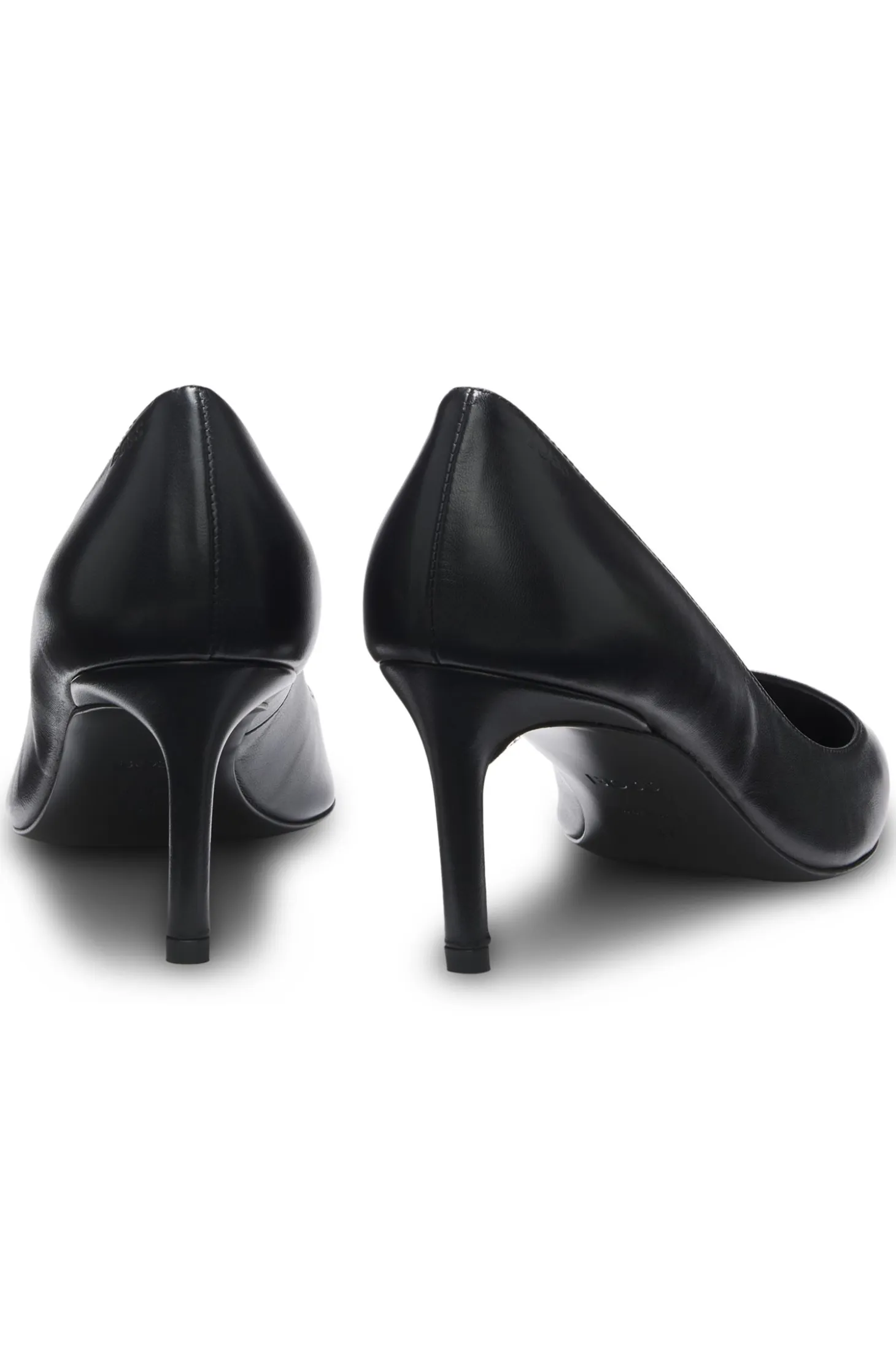 Leather pumps with pointed toe