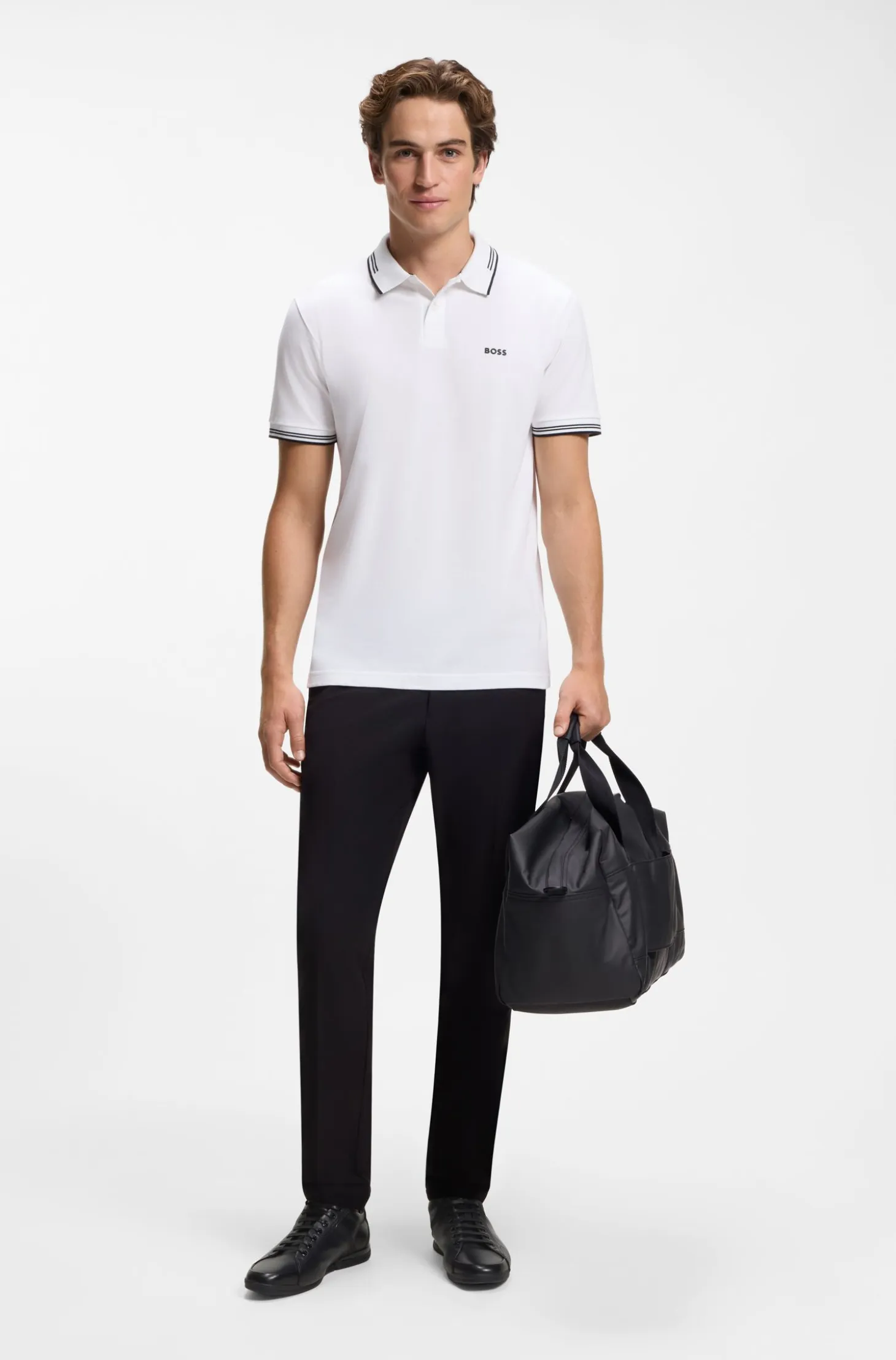 Leather trainers with odour-control lining