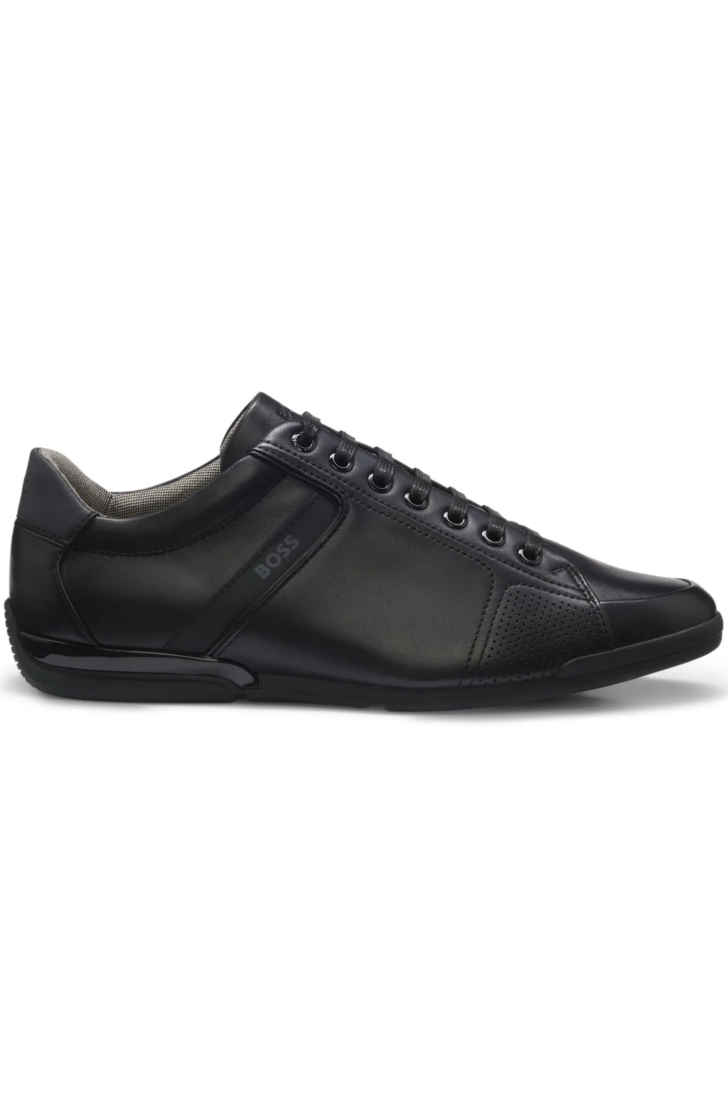 Leather trainers with odour-control lining