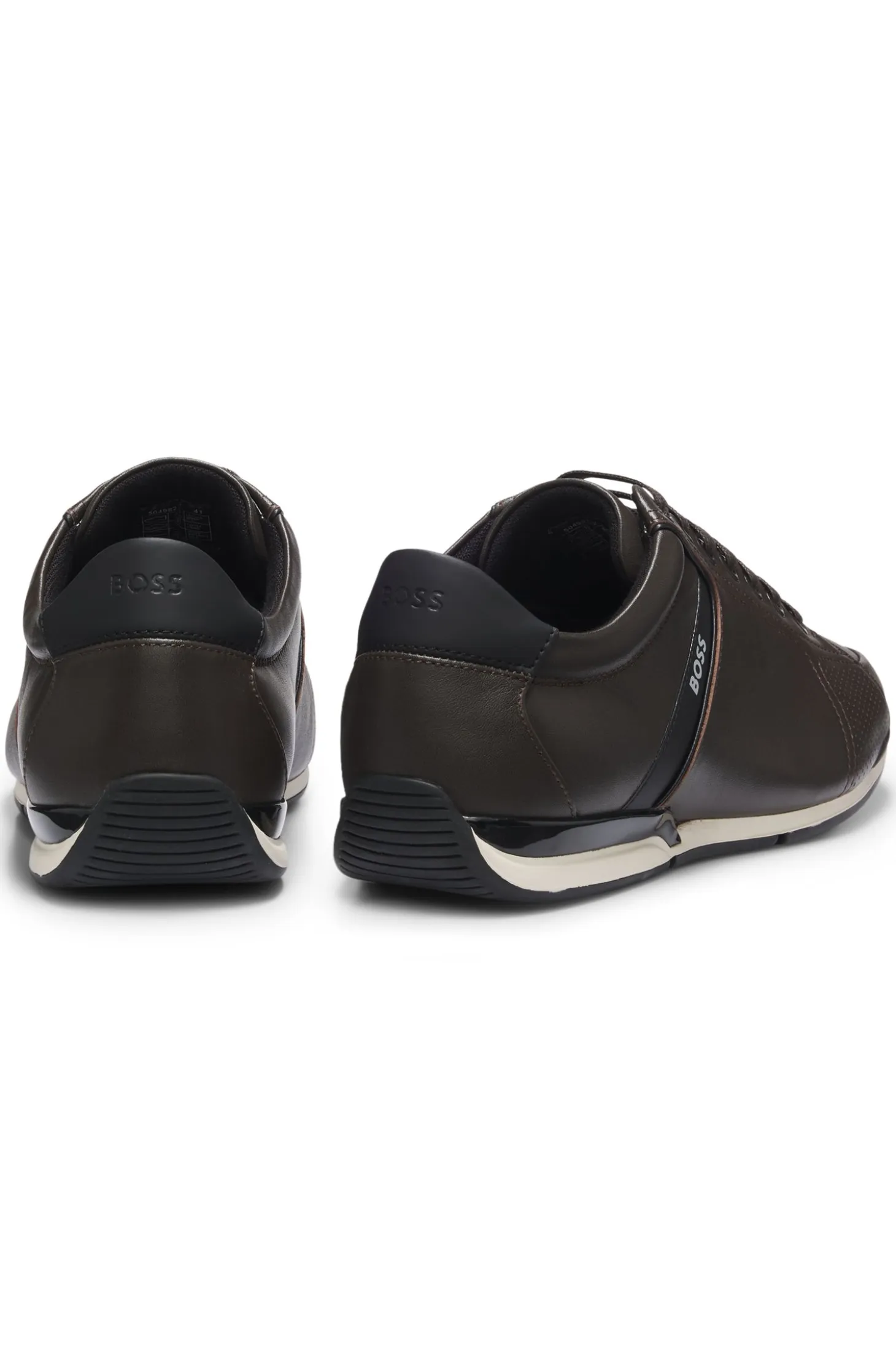 Leather trainers with odour-control lining