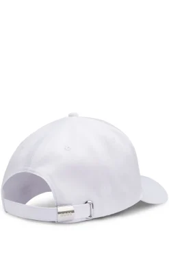 Logo cap in lustrous twill with country-flag badge