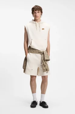 Loose-fit shorts in cotton with utility pockets