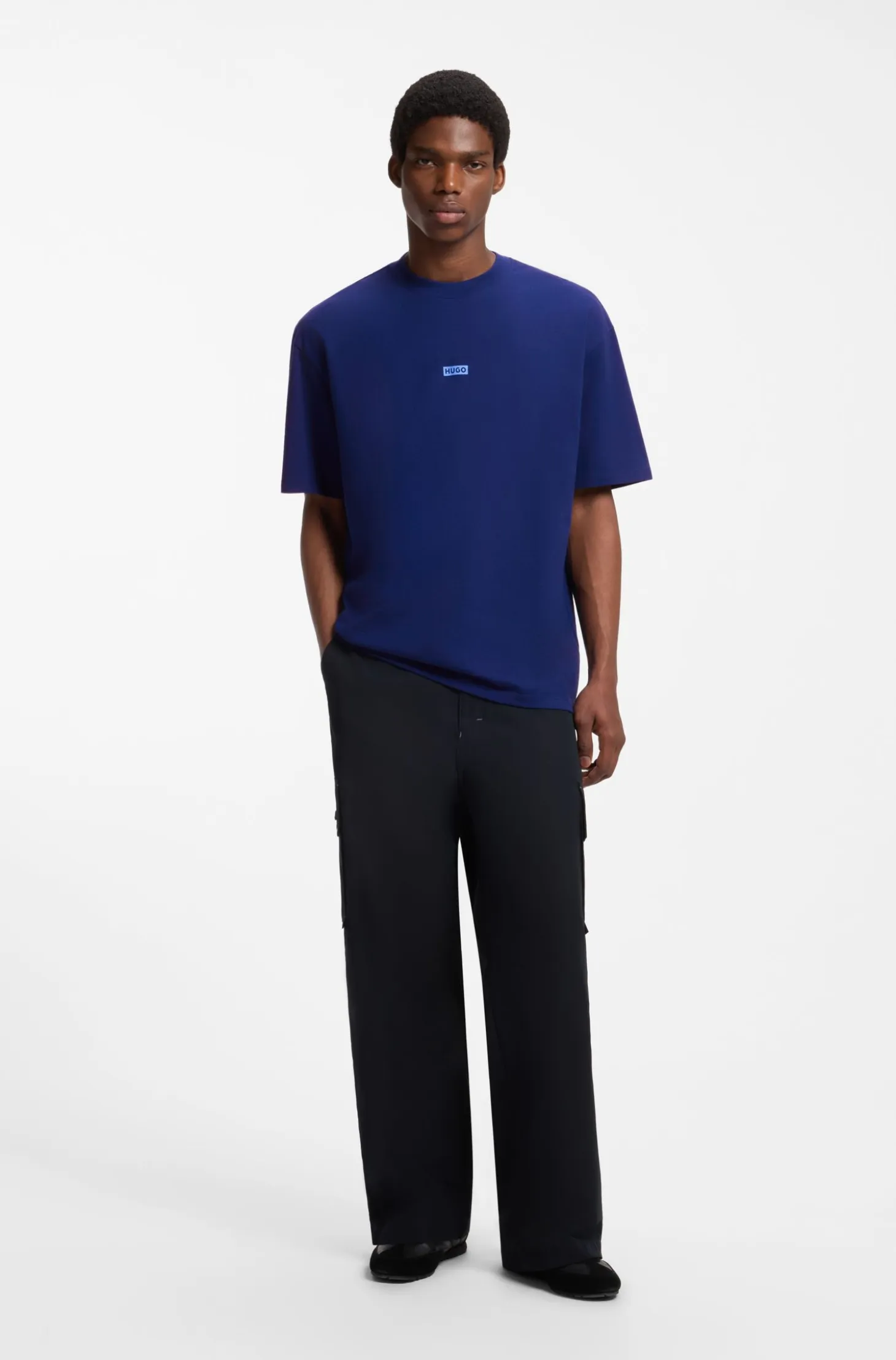 Loose-fit T-shirt in cotton with rear logo artwork