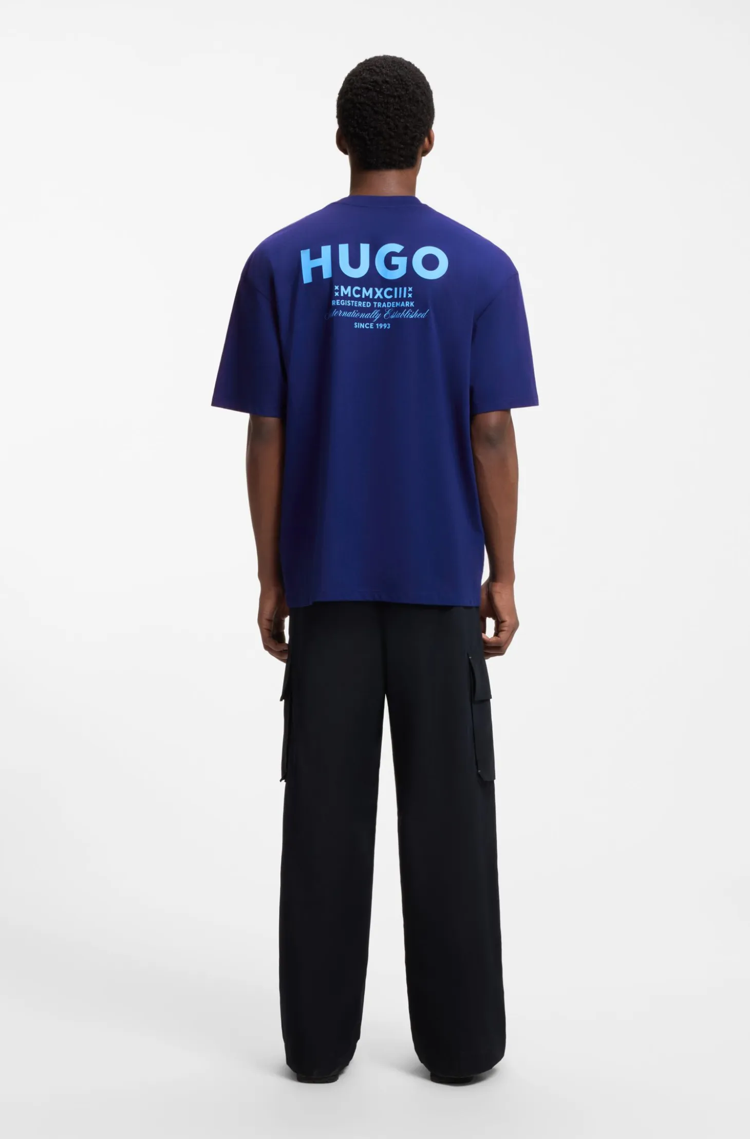 Loose-fit T-shirt in cotton with rear logo artwork