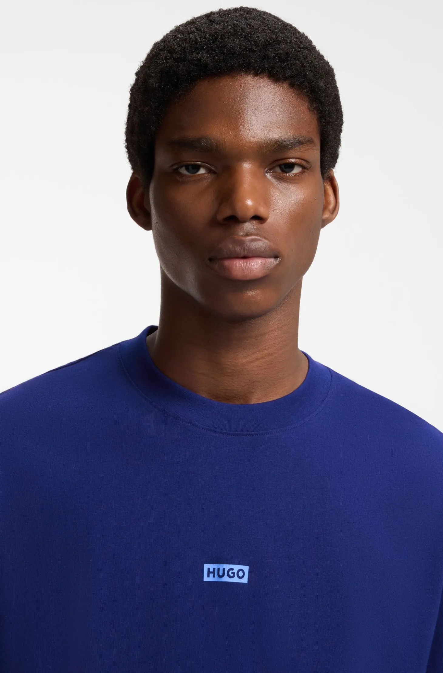 Loose-fit T-shirt in cotton with rear logo artwork