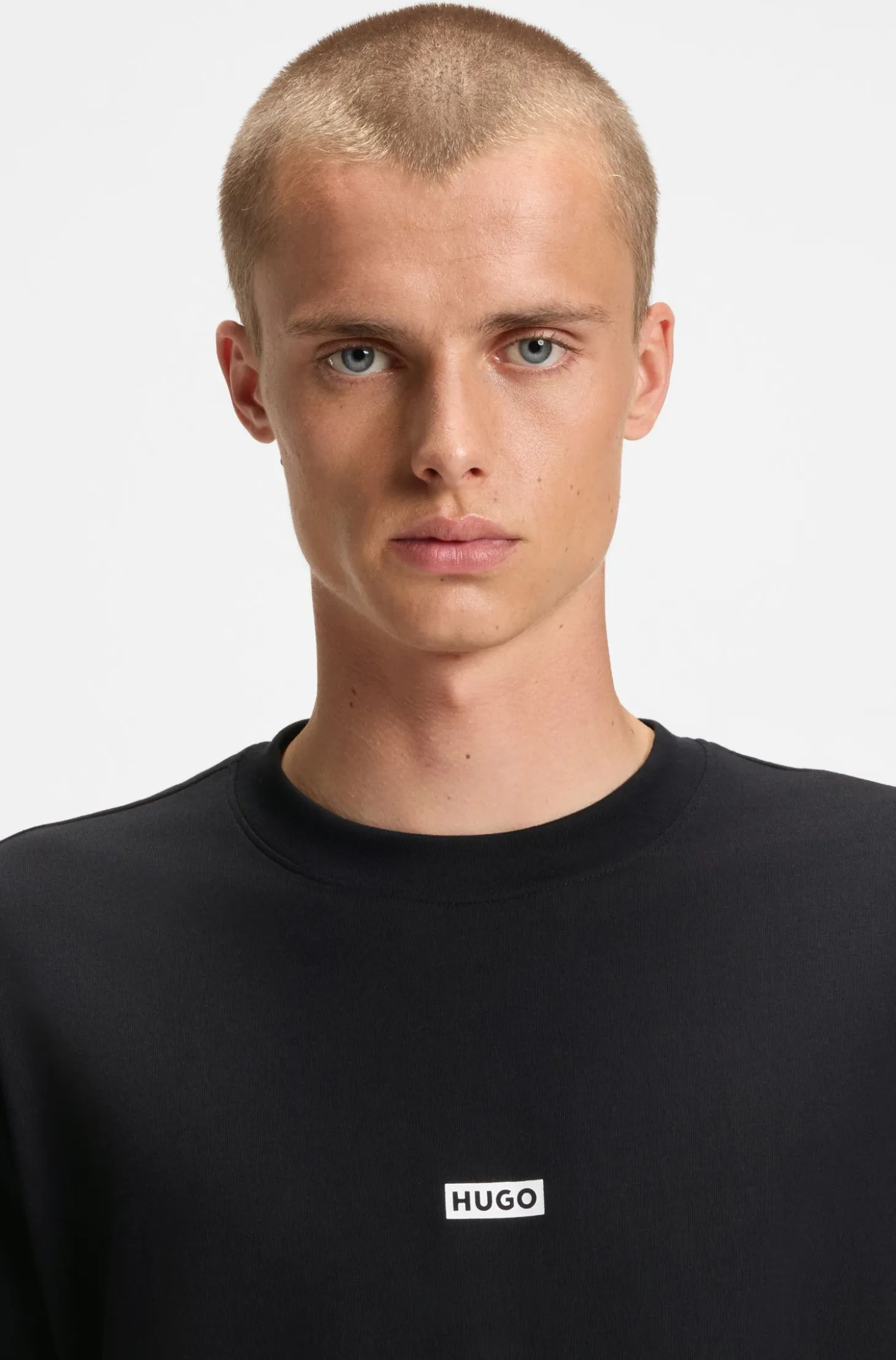 Loose-fit T-shirt in cotton with rear logo artwork