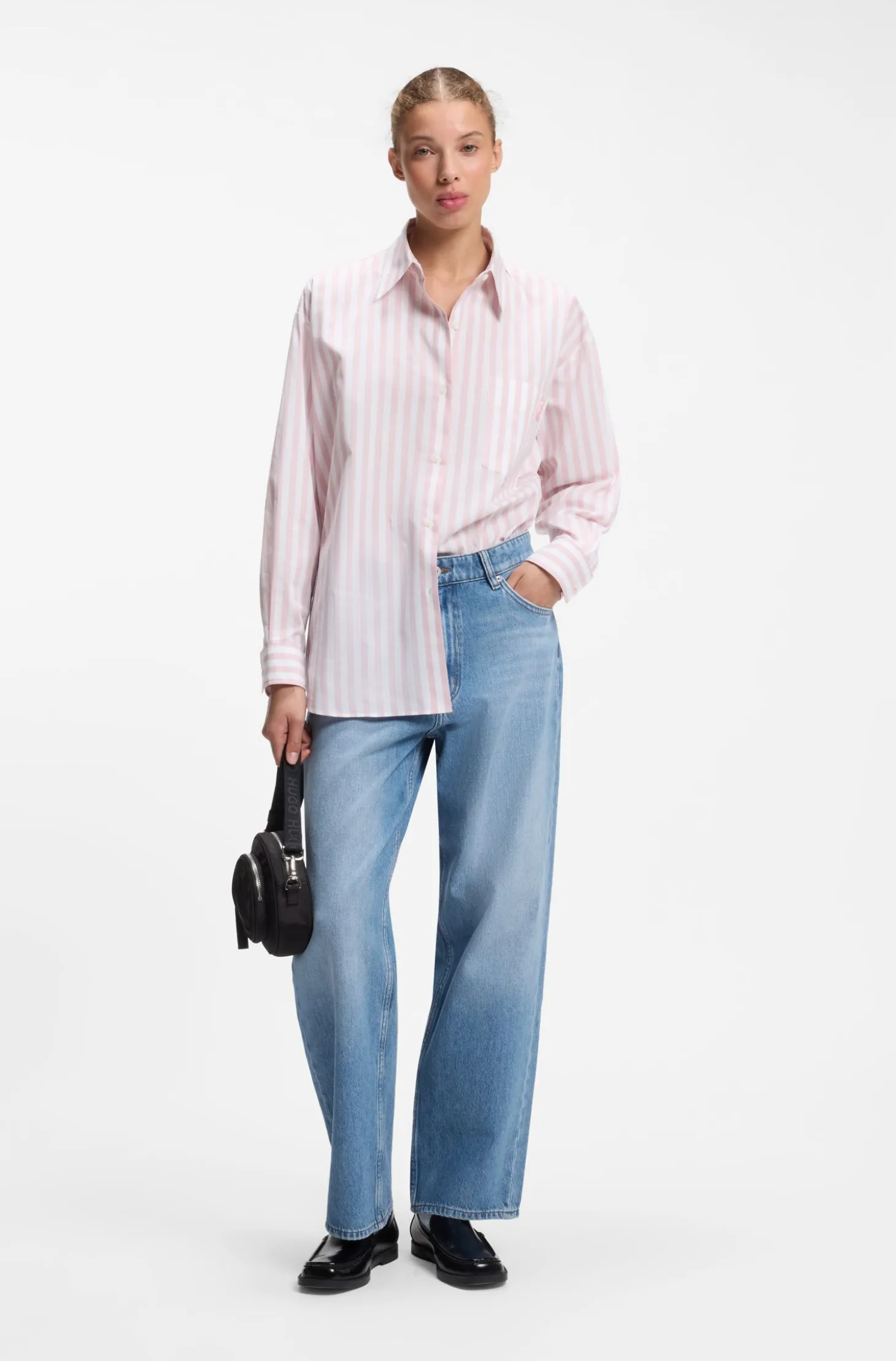 Loose-fit wide-leg jeans with charm accents