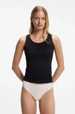 Low-rise briefs with clean finishes