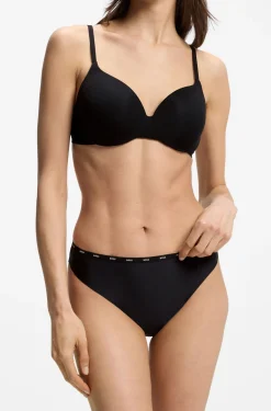 Low-rise briefs with clean finishes