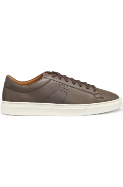 Low-top trainers in leather with embossed logo