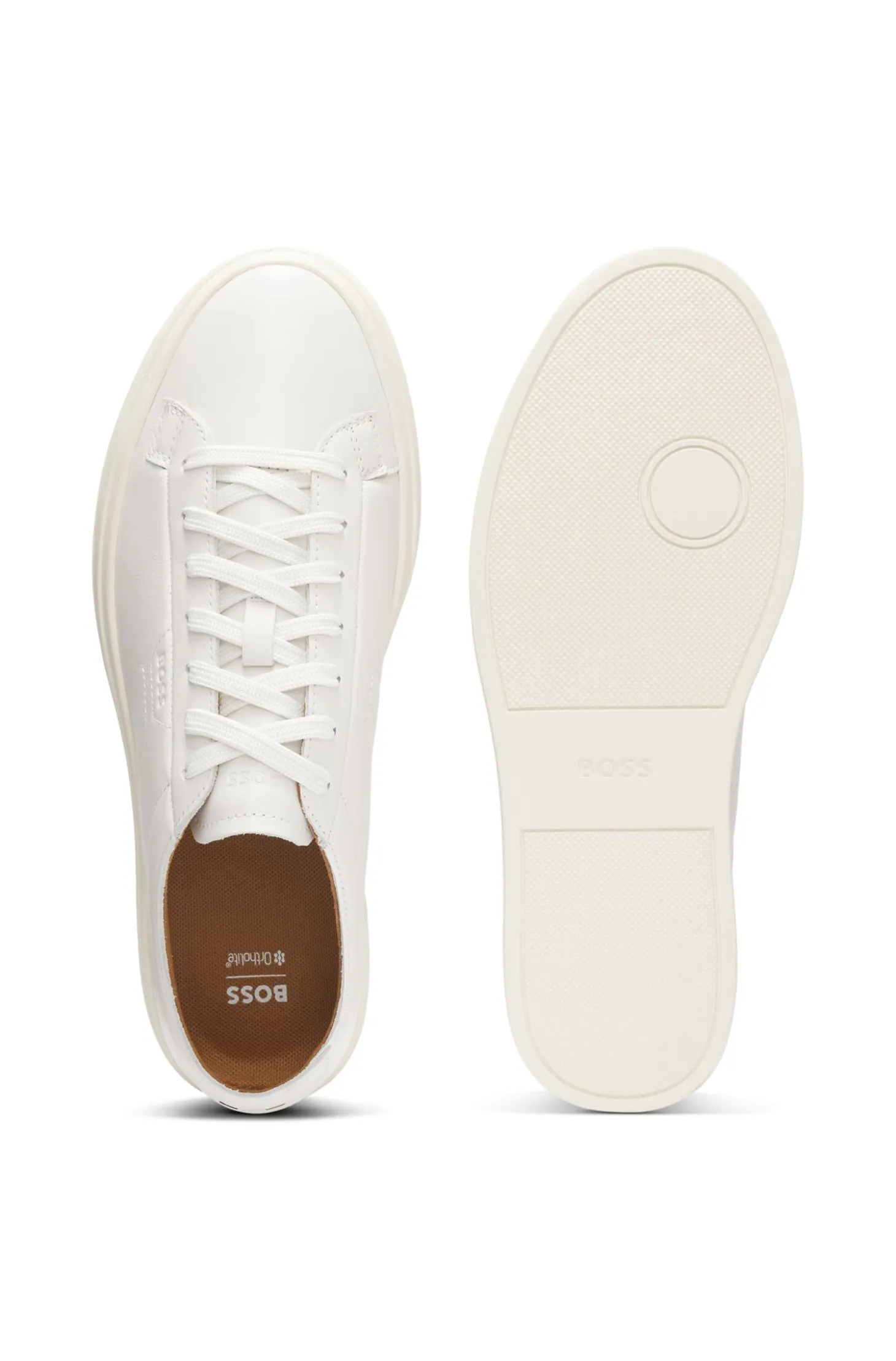 Low-top trainers in leather with embossed logo
