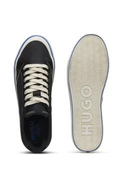 Low-top trainers with blue-line outsole