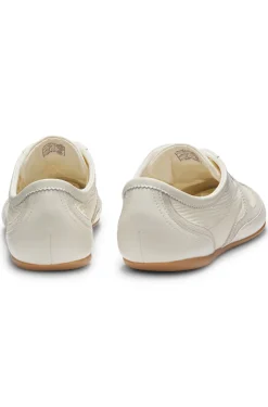Low-top trainers with leather and suede