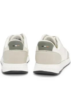 Low-top trainers with textured uppers