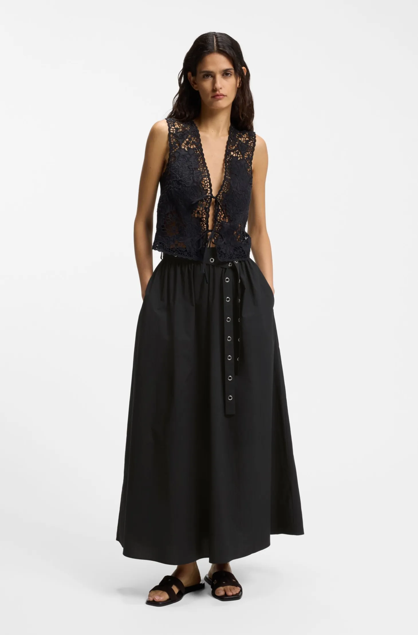 Maxi skirt in cotton poplin with eyelet belt