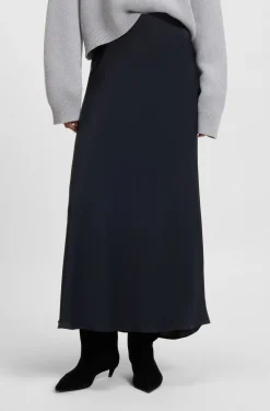 Maxi skirt in crinkle satin