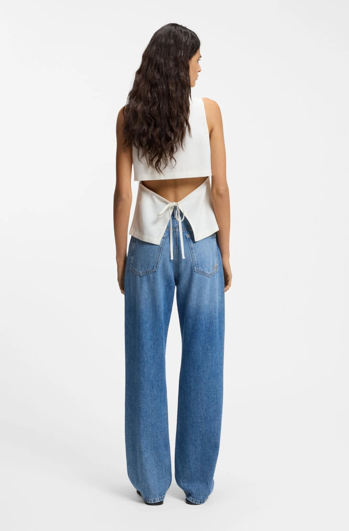 Modern-fit waistcoat with open back