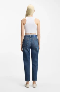 Mom jeans in medium-blue stretch denim