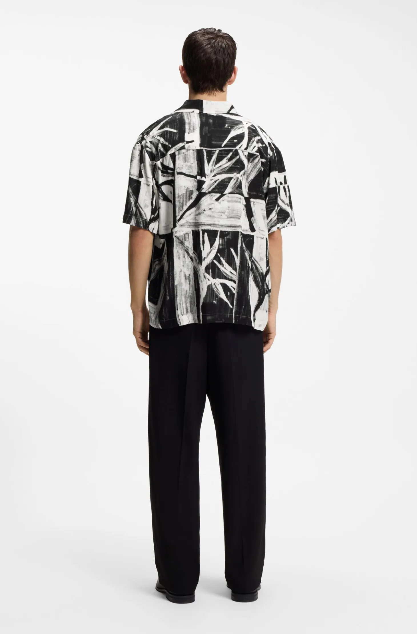 Oversized-fit printed shirt with camp collar