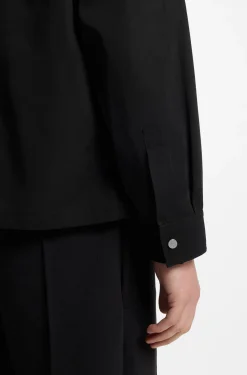 Oversized-fit shirt with zip closure