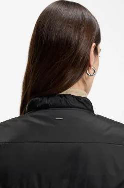 Packable jacket in lustrous water-repellent fabric