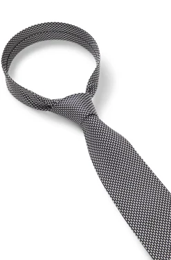 Patterned tie in Italian-made silk