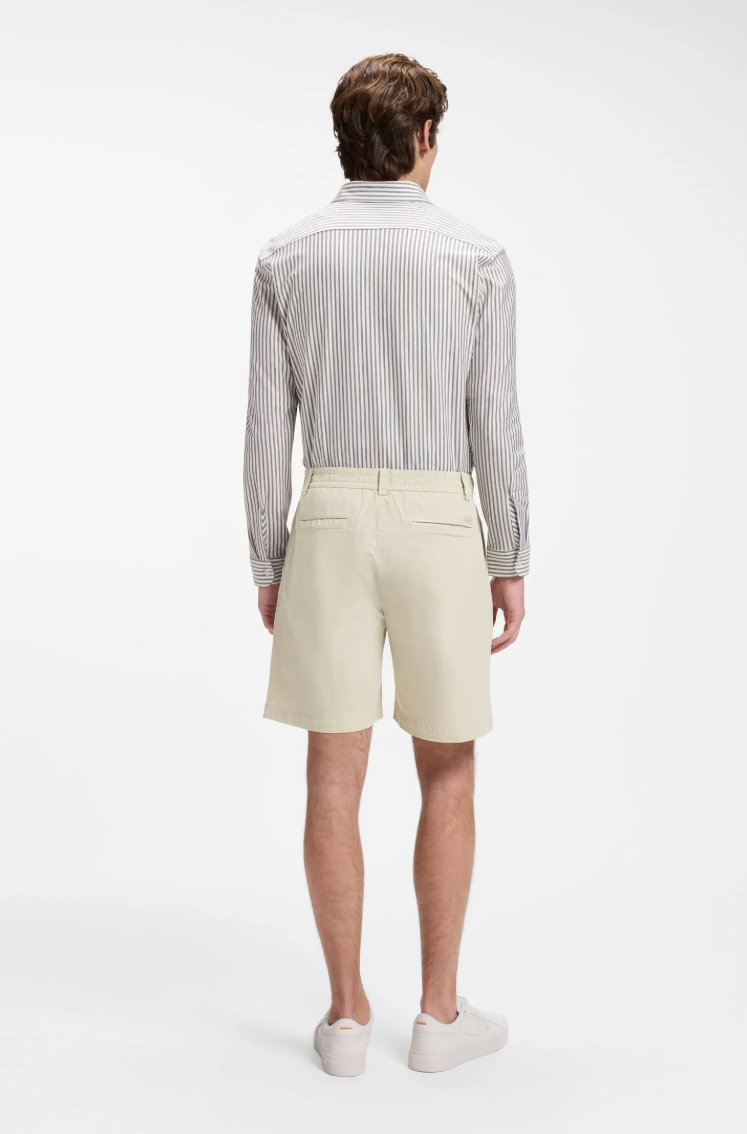 Pleated shorts with comfort waistband