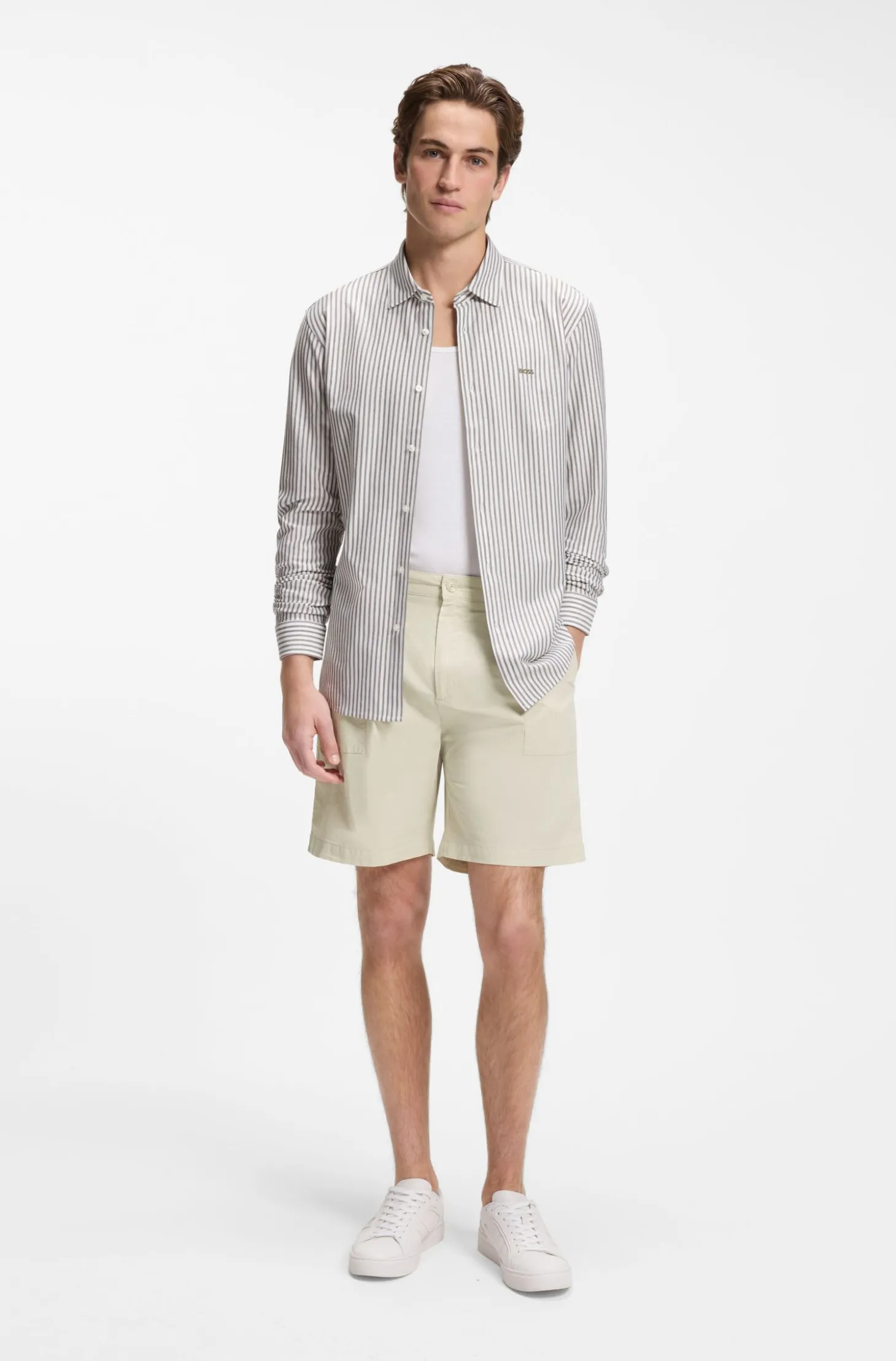 Pleated shorts with comfort waistband