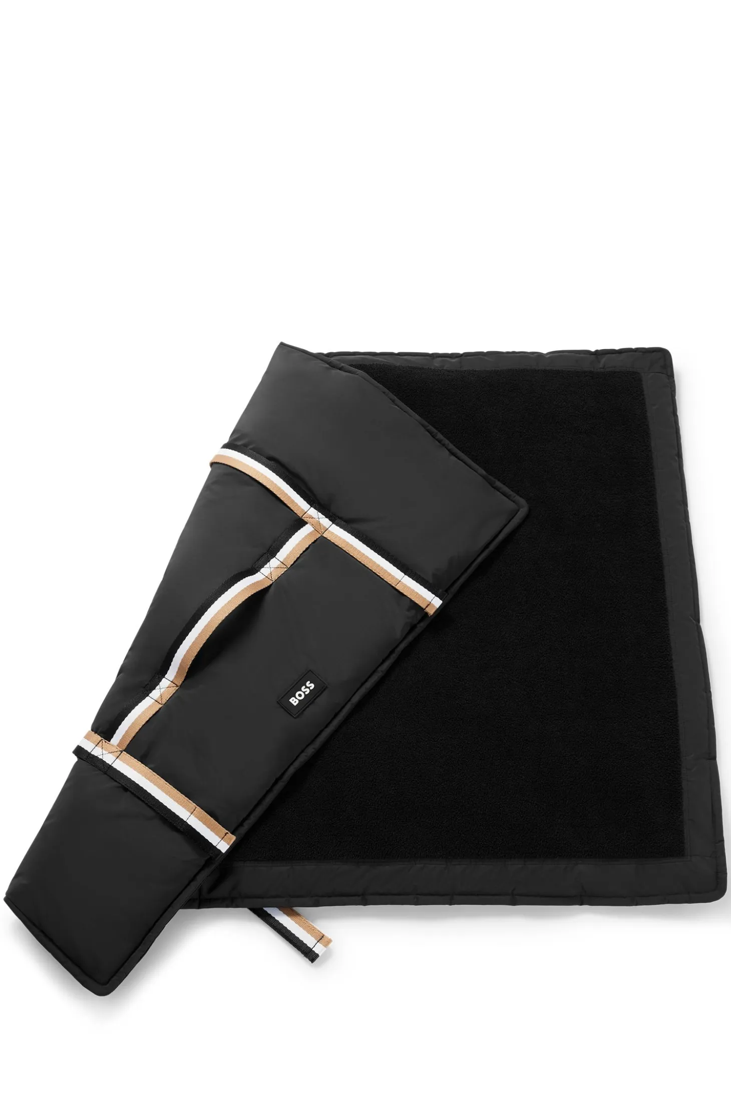 Portable dog mat with sherpa lining