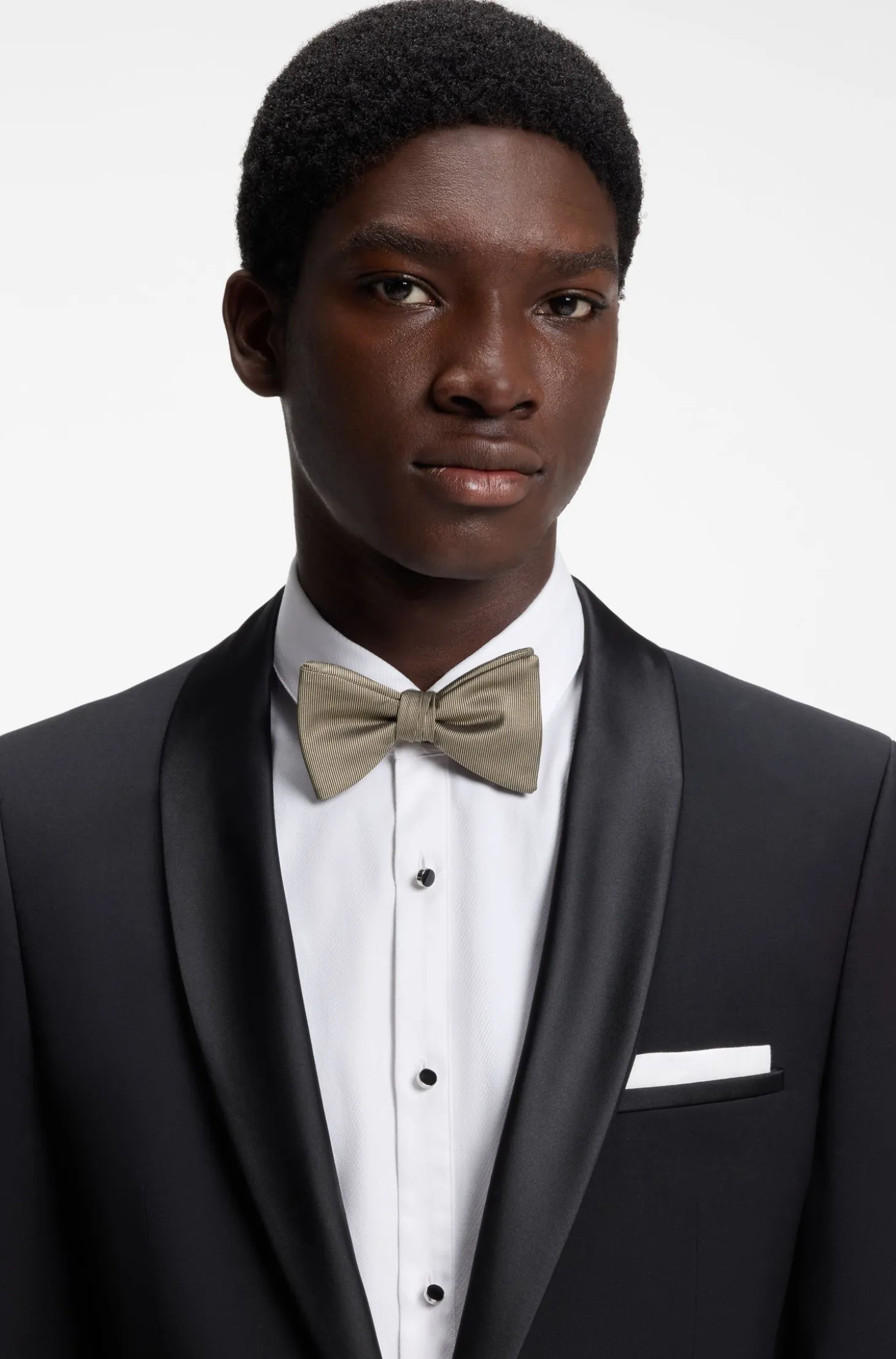 Pre-tied bow tie in a silk blend