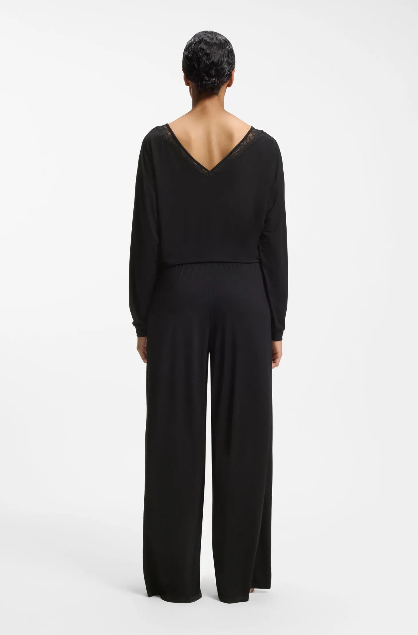 Pyjama bottoms with lace-trimmed pockets