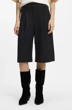 Regular-fit Bermuda trousers with flared leg