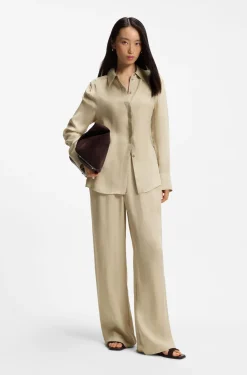 Regular-fit blouse with concealed closure