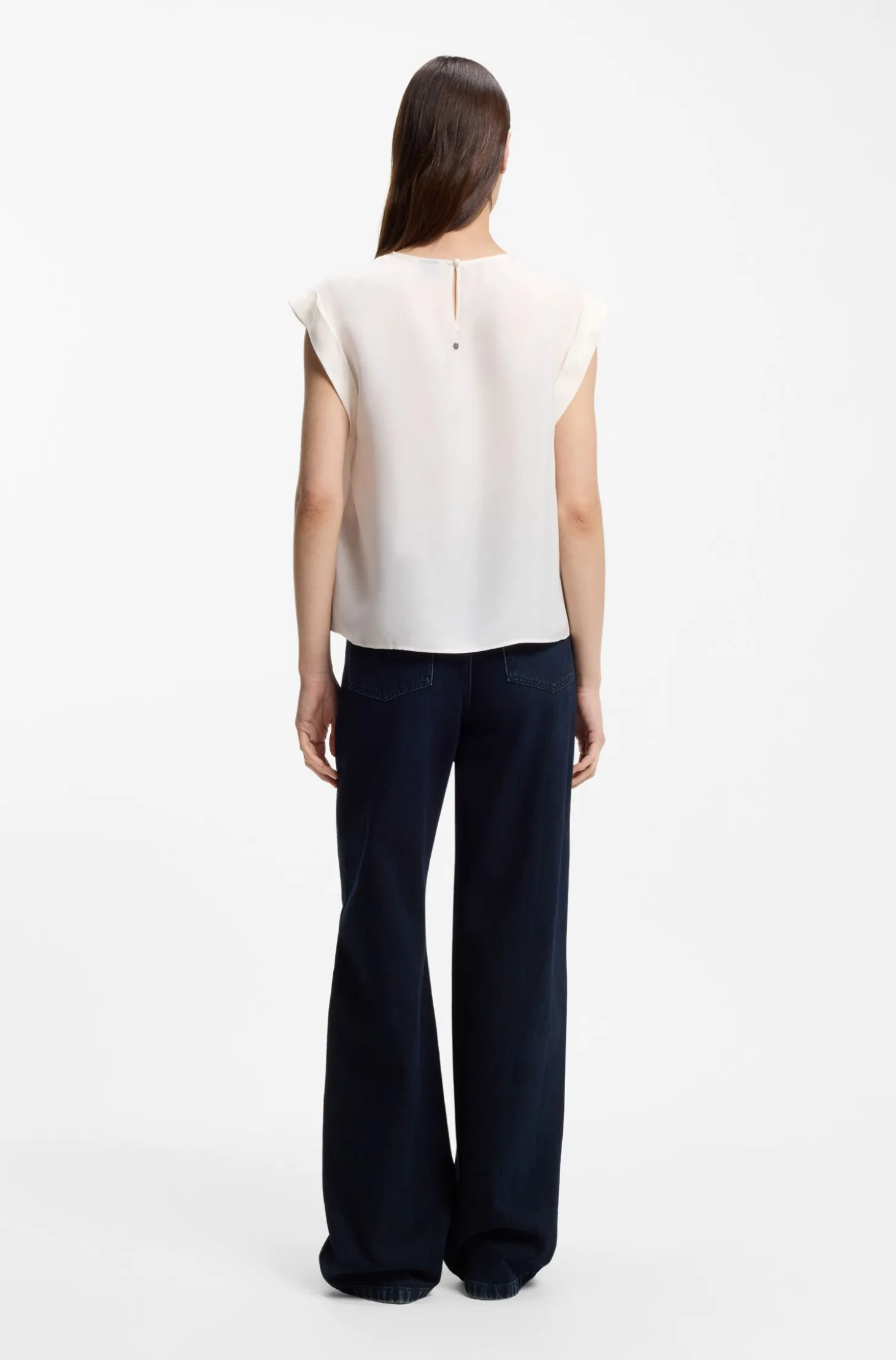 Regular-fit blouse with rear keyhole closure