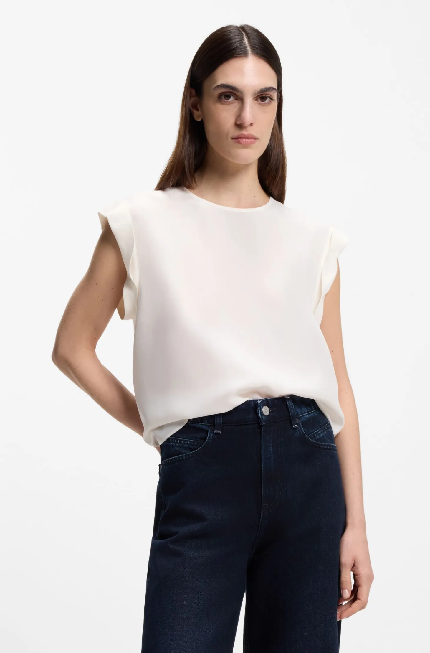 Regular-fit blouse with rear keyhole closure