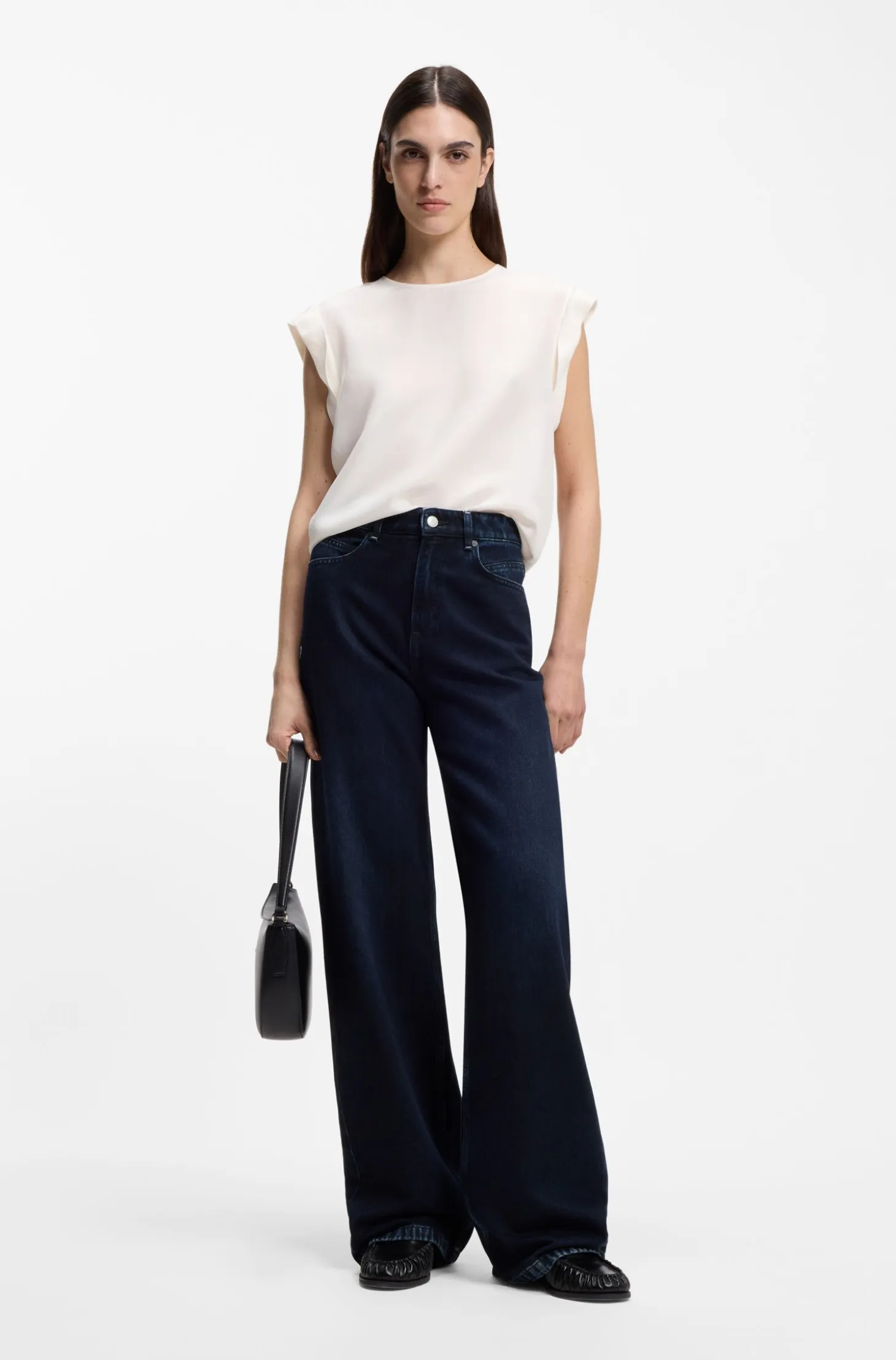Regular-fit blouse with rear keyhole closure