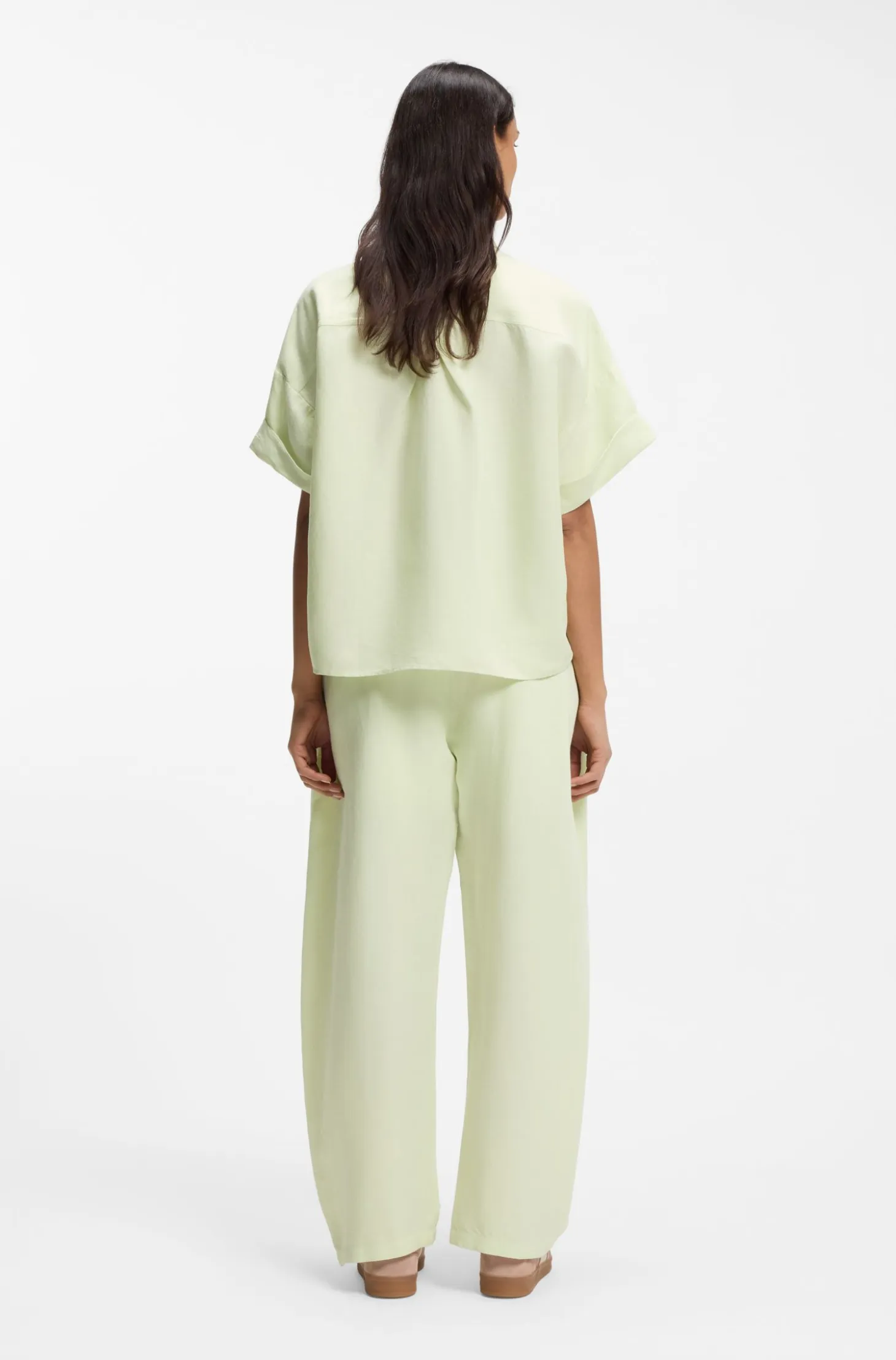 Regular-fit blouse with rolled cuffs