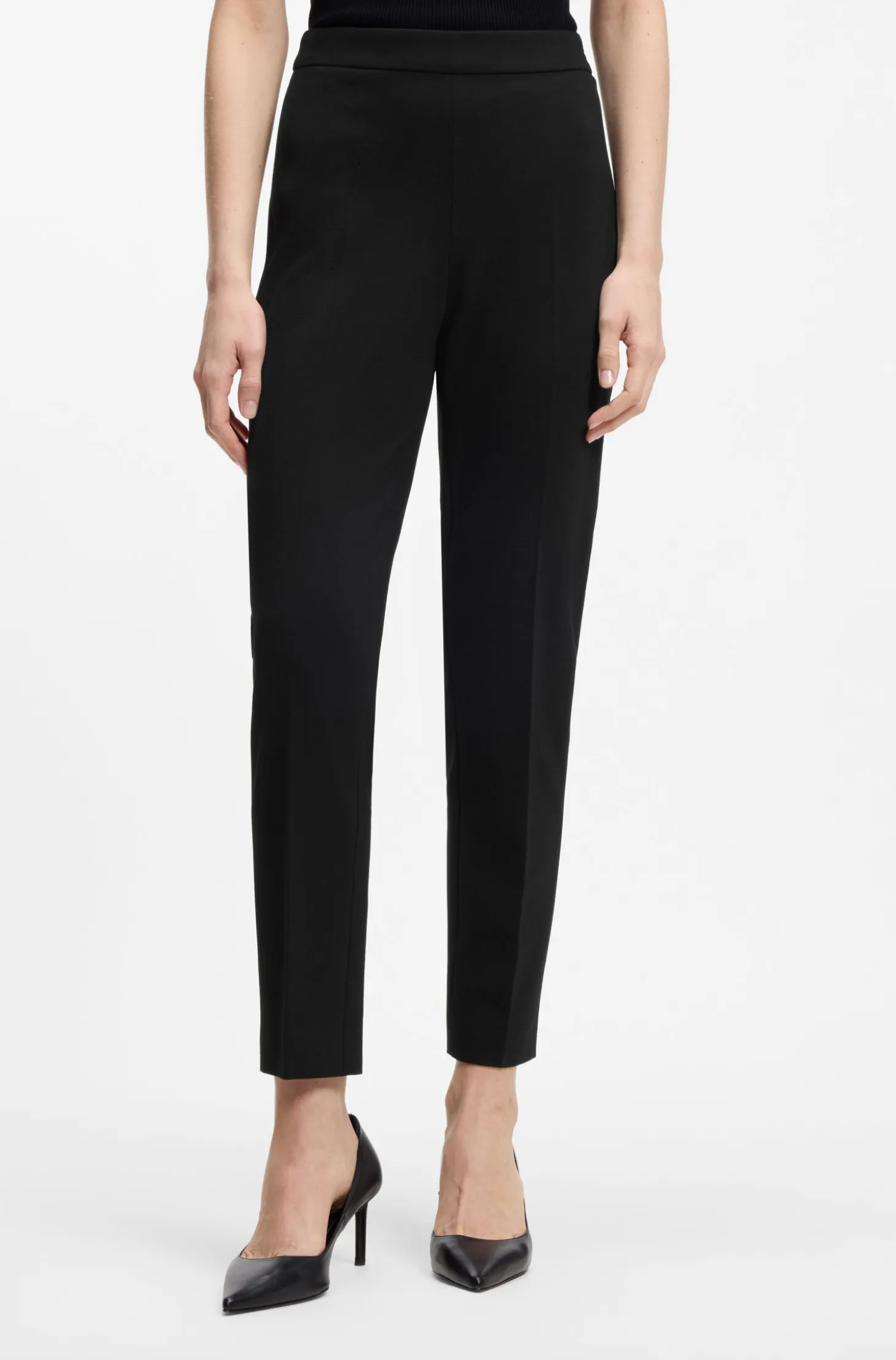 Regular-fit trousers in stretch fabric with tapered leg