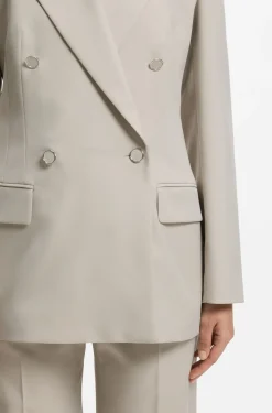 Relaxed-fit blazer with double-breasted closure