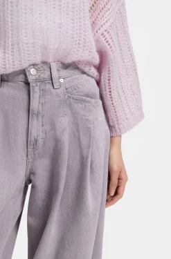 Relaxed-fit jeans with wide leg