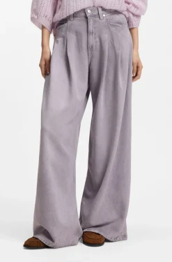 Relaxed-fit jeans with wide leg
