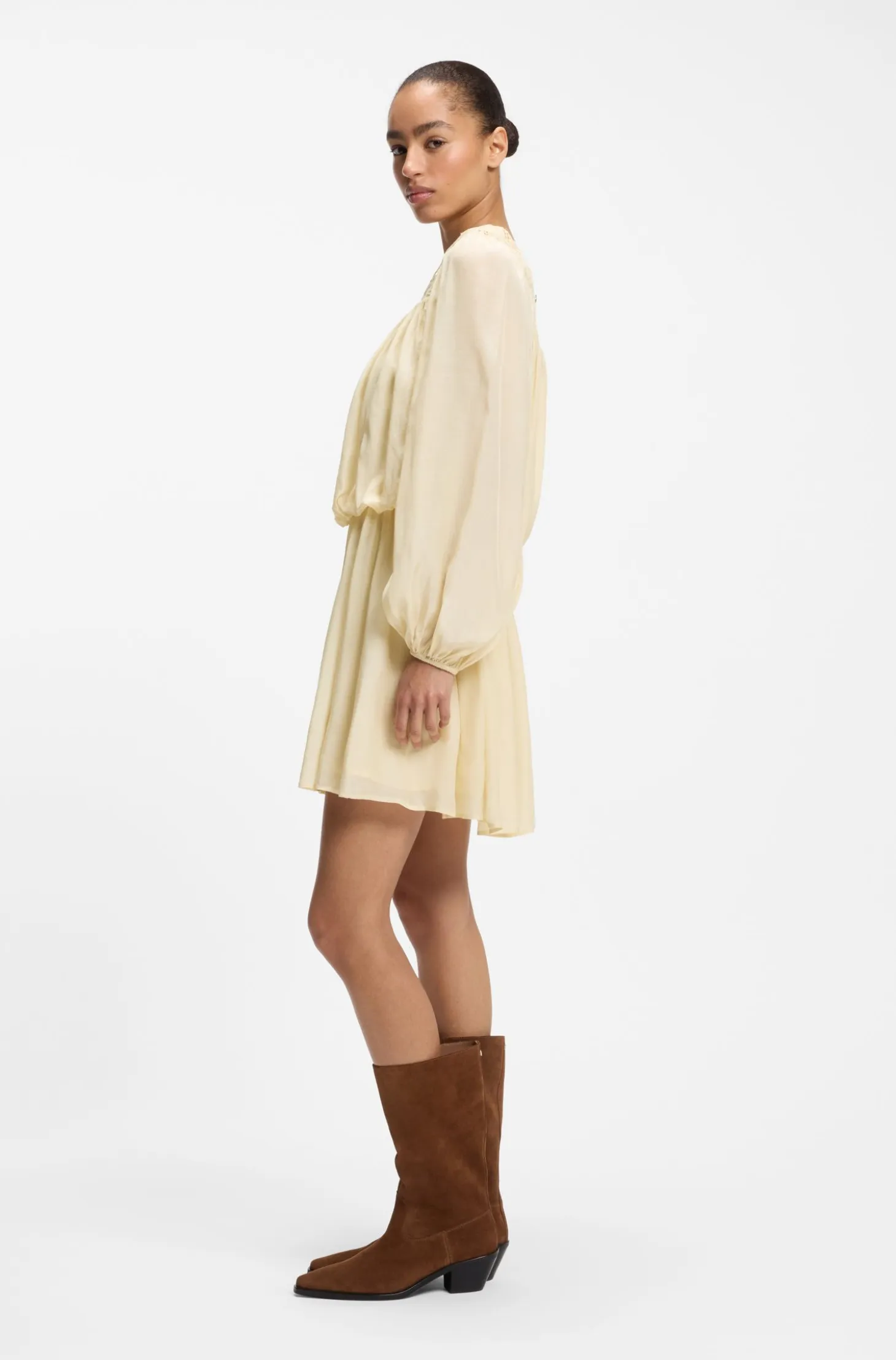 Relaxed-fit muslin dress with embroidered neckline