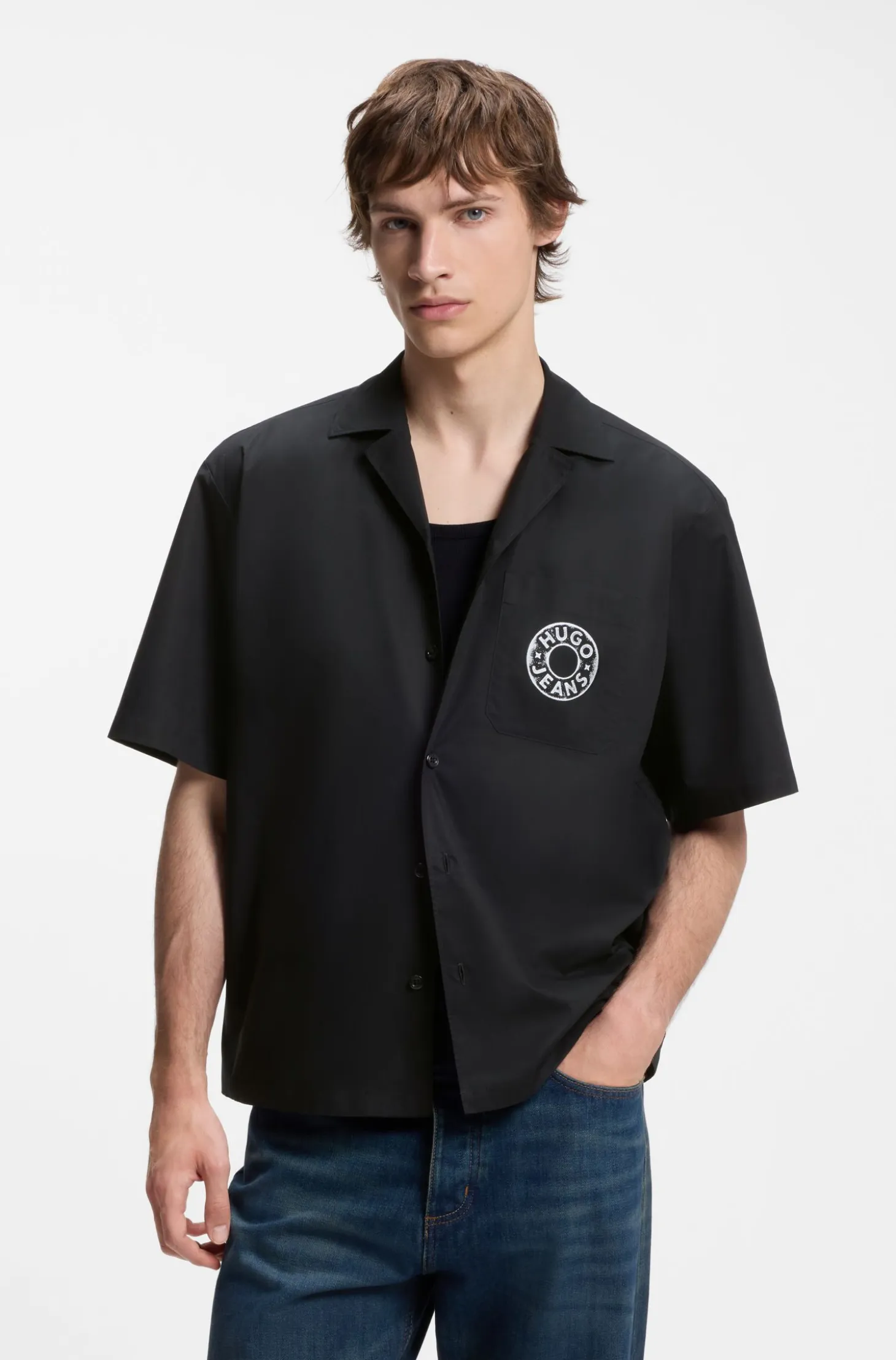 Relaxed-fit shirt with chest print and reverse lapels