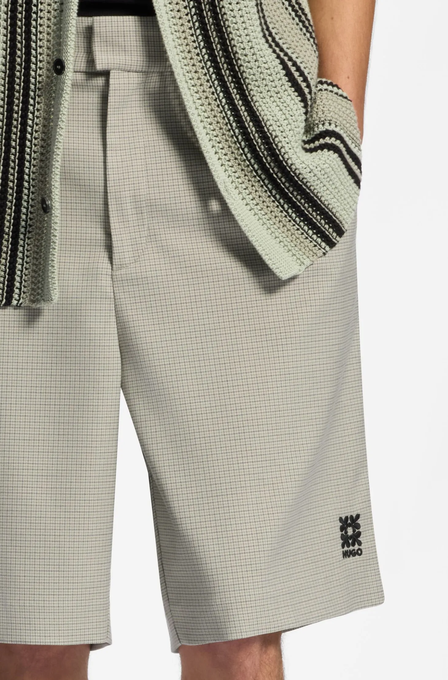 Relaxed-fit shorts with houndstooth pattern