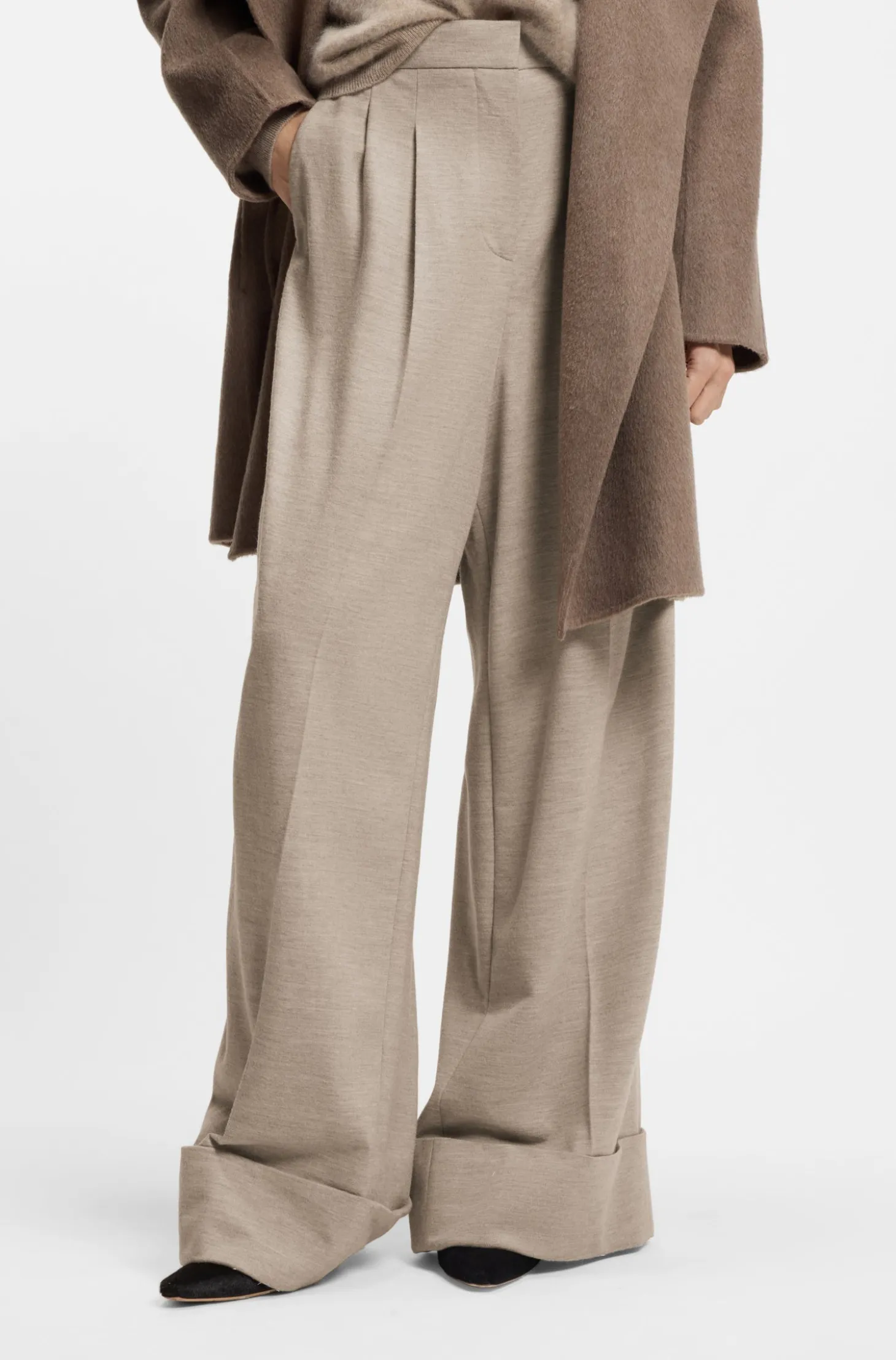 Relaxed-fit trousers in virgin wool