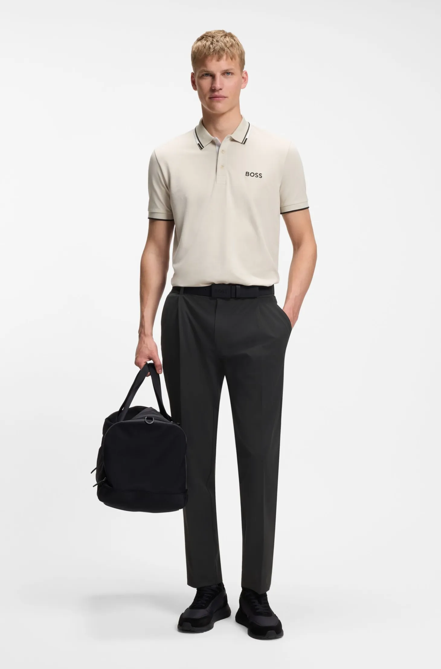Relaxed-fit trousers with front pleats