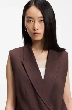 Relaxed-fit vest in a linen blend