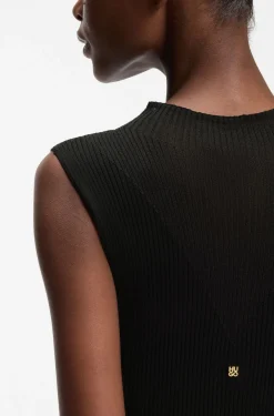Ribbed dress with colour-blocked effect